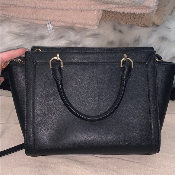 Beautiful Michael Kors Purse! - Picture 2 of 4